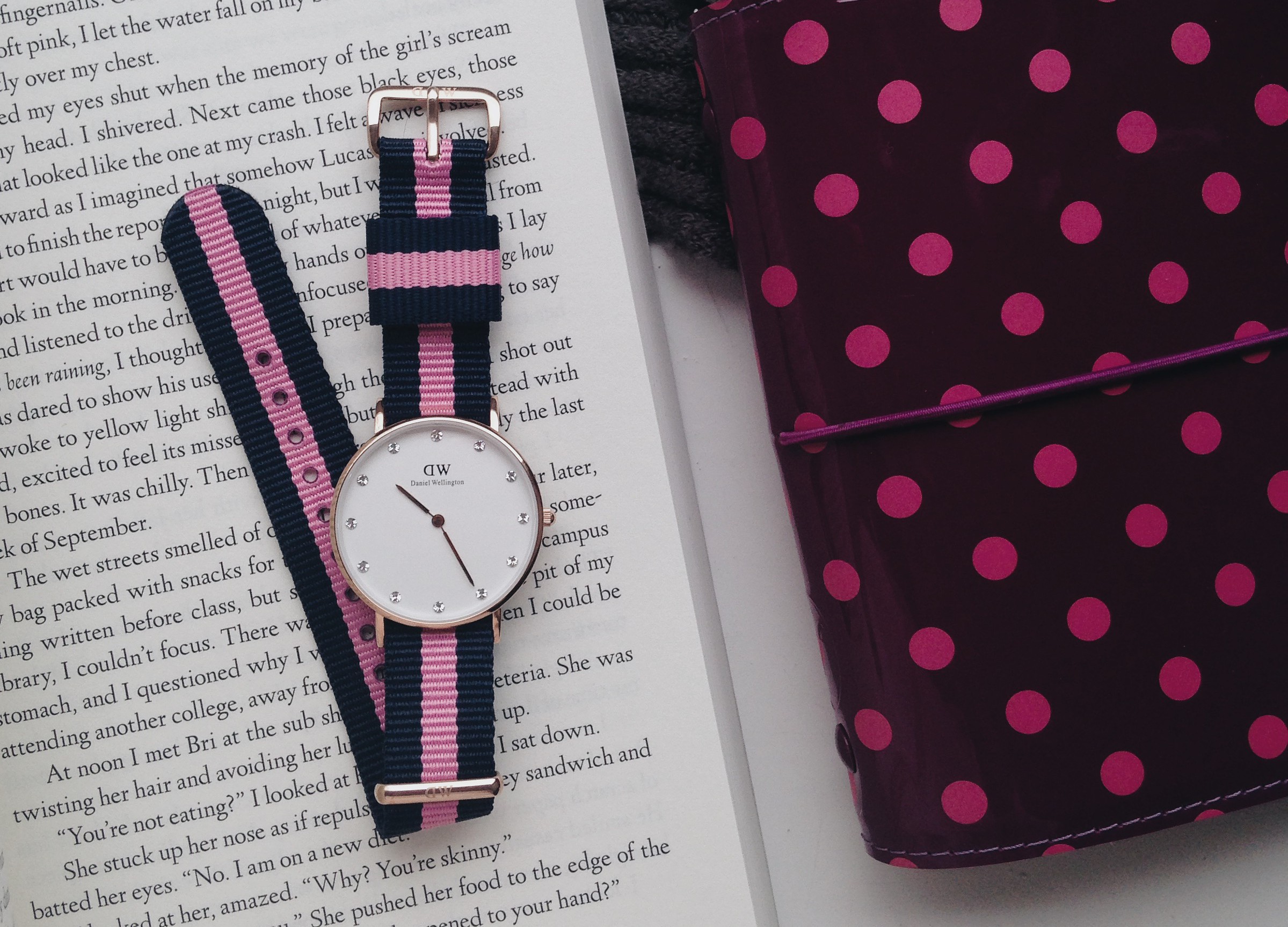 Daniel wellington best sale pink strap